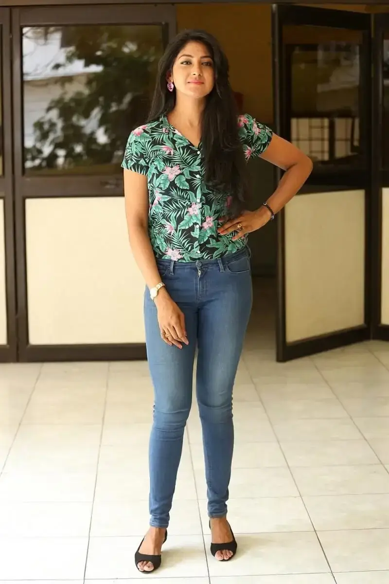 Telugu Actress Yagna Shetty Long Hair Blue Jeans Stills